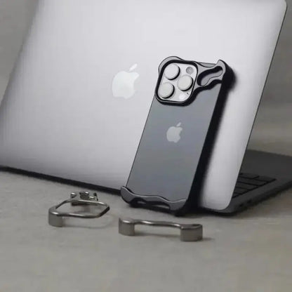 Alloy Armor Invisa Case UNINEED